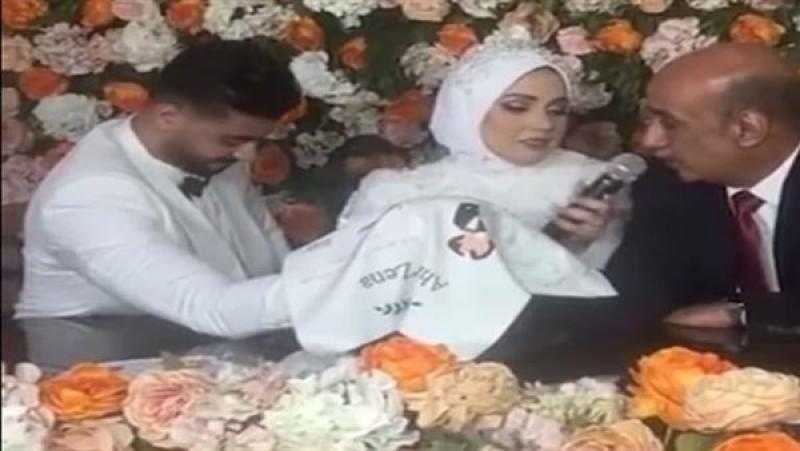 كانت بتعمل نمرة.. مفاجأة مدوية بواقعة عقد قران فتاة لنفسها.. فيديو