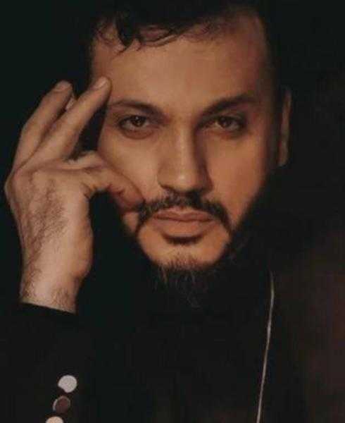 إيساف يروج لأغنيته الجديدة على «فيس بوك»