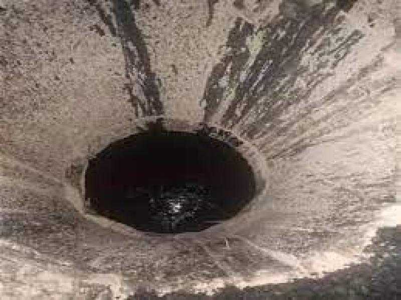 مصرع طفل في بالوعة صرف صحي بسوهاج