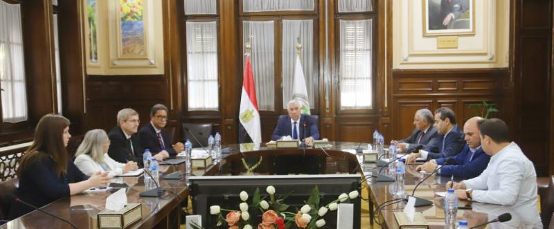وزير الزراعة يبحث مع مدير ايكاردا كيفية الاستفادة من البحوث التطبيقية والاستعداد لمؤتمر المناخ cop27  