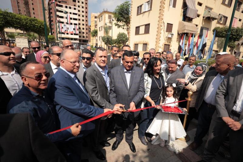 اثناء افتتاح شجرة مريم