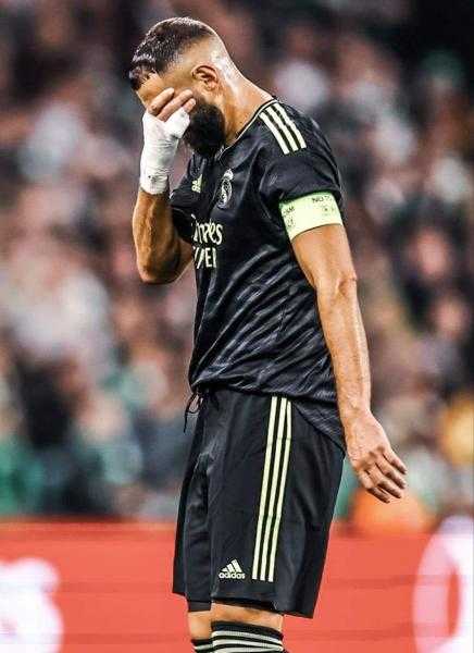 أنشيلوتي يكشف عن موقف بنزيما من خوض ديربي مدريد.. تفاصيل