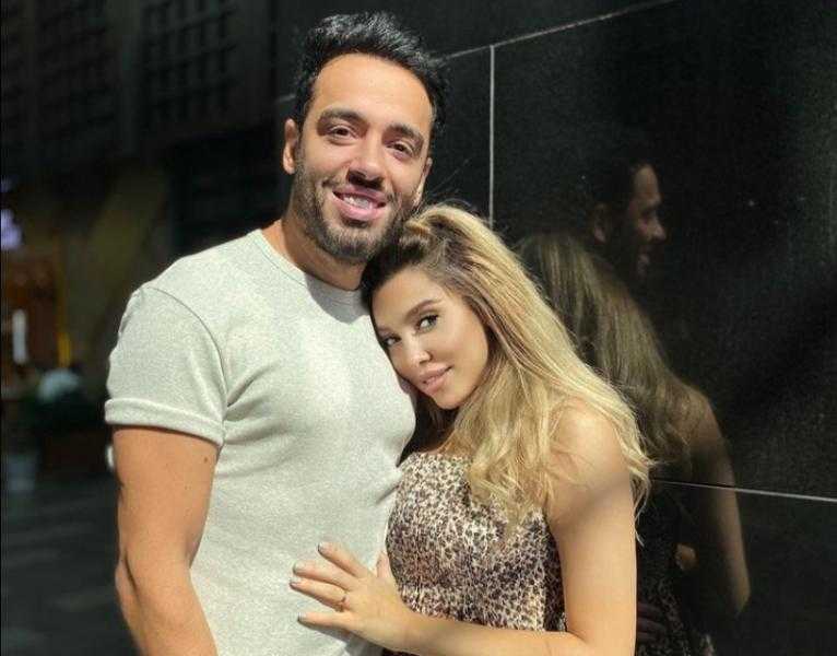 رامي جمال يكشف عن ديو غنائي جديد يجمعه بزوجته ناريمان