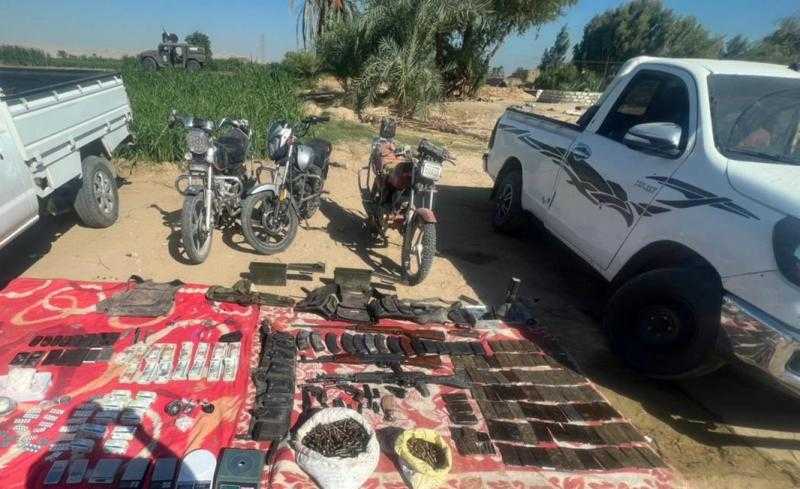 مصرع عنصر إجرامي في مواجهة مع الشرطة وضبط آخر بسوهاج