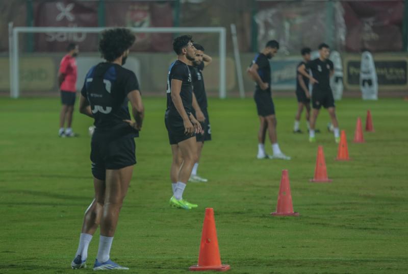 كواليس مران الأهلي المسائي استعدادًا لمواجهة الاتحاد المنستيري