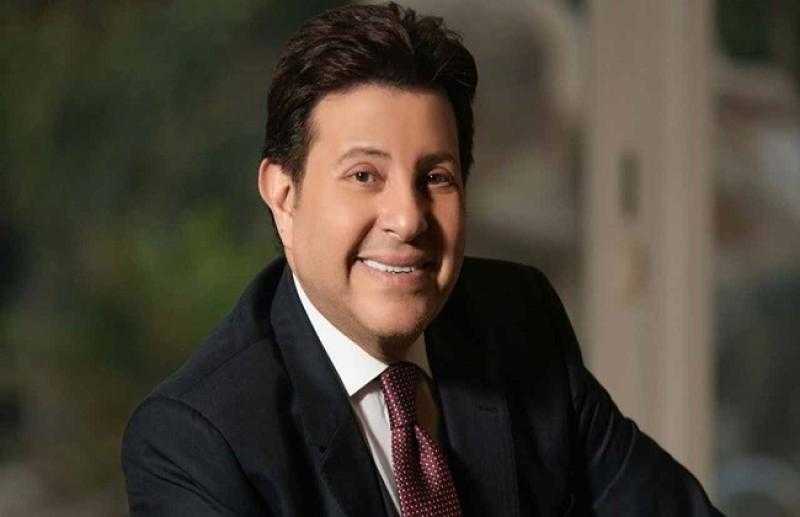 هاني شاكر: مطرب مهرجانات دعى عليا أمام الكعبة ومش مسامح