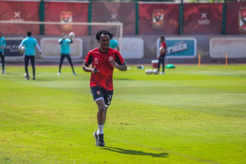 الأهلي يفجر مفاجأة بشأن عودة بيرسي تاو للتدريبات