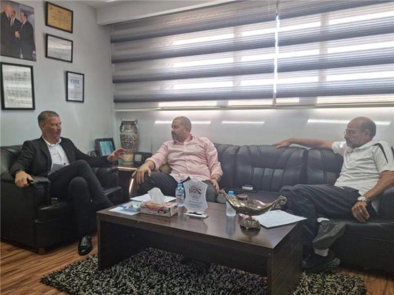 اتحاد الكرة ورابطة الأندية