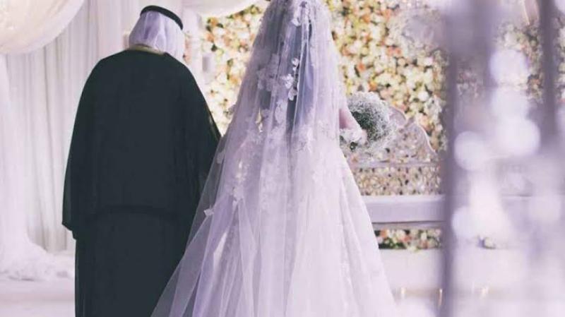 رجل يتزوج من 53 امرأة وهو في عمر 63