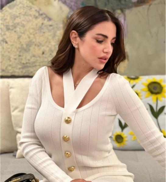 «كلفتها 77 ألف جنيه».. درة تخطف قلوب متابعيها بالإطلالة جديدة