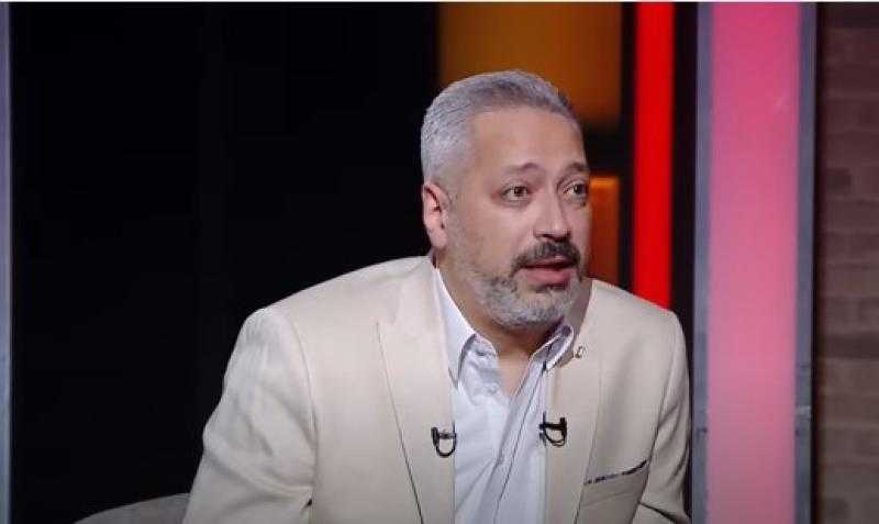 «عارفين الشرشحة؟».. شاهد: تامر أمين يرد على ارتداء ابنته «كاش مايوه» على تيك توك