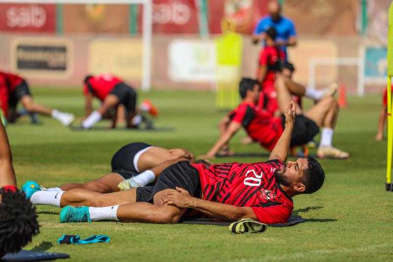فحوصات طبية لشادي حسين في الأهلي