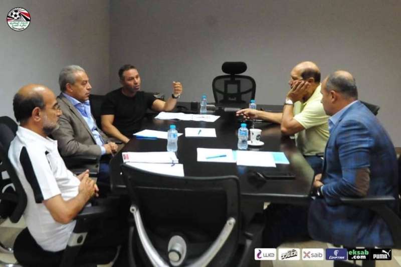 اتحاد الكرة يضع خطة تدشين الأكاديميات .