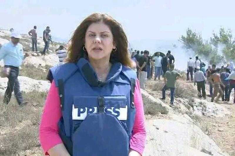 عاجل.. تسليم ملف الشكوى القانونية الخاص بمقتل الصحفية ”شيرين أبو عاقلة” للجنائية الدولية