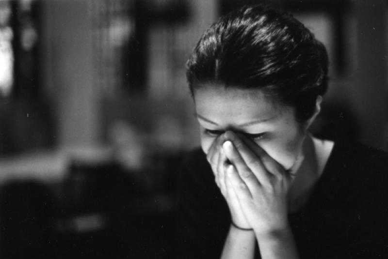 «شافني في حضن عشيقي».. الأم تعترف بقتل ابنها بهذه الطريقة البشعة