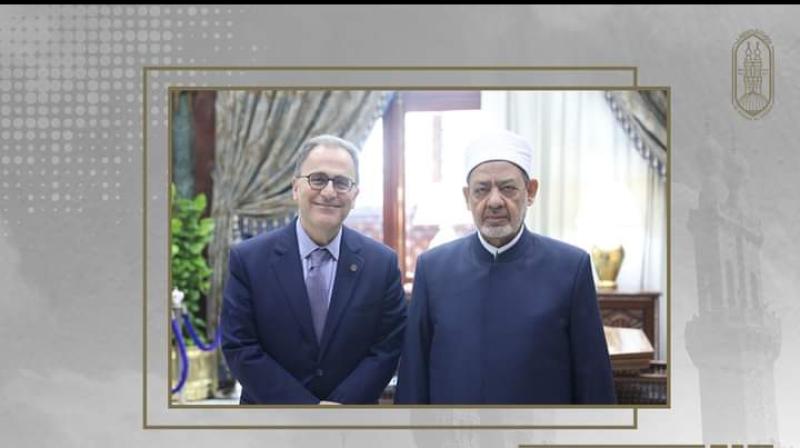 الدكتور أحمد الطيب ورئيس الجامعة الأمريكية بالقاهرة 