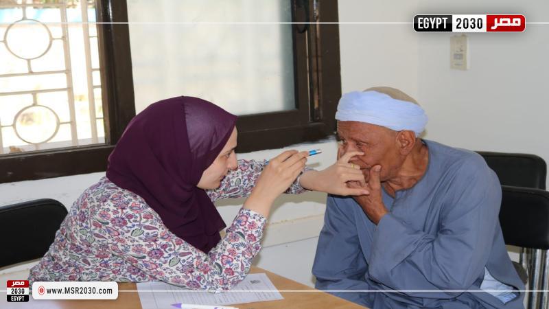 جانب من فعاليات القافلة الطبية