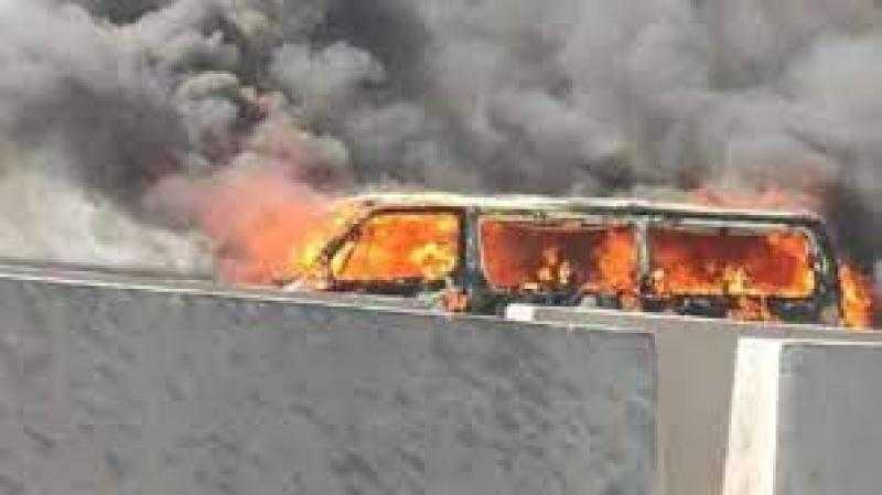 السيطرة على حريق نشب داخل سيارة ميكروباص بالشيخ زايد دون إصابات