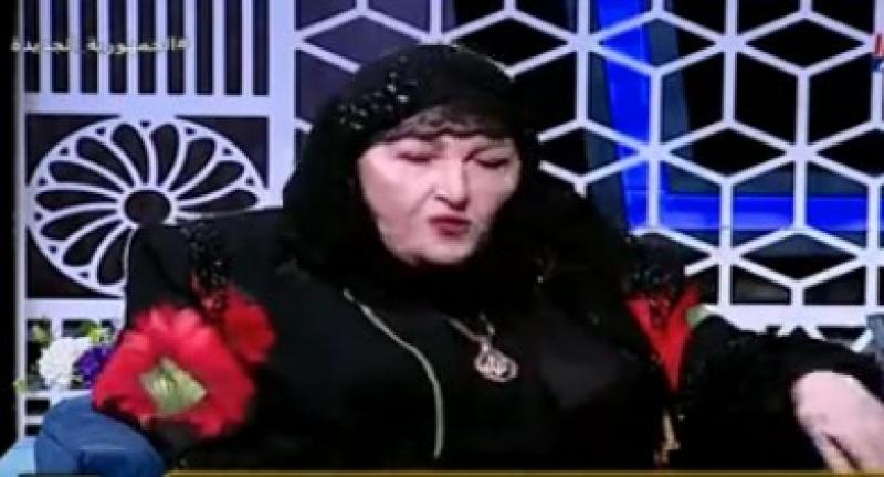 شريفة ماهر لنادية الجندي: «عيب اللي بتعمليه دا أنتي من سني».. فيديو