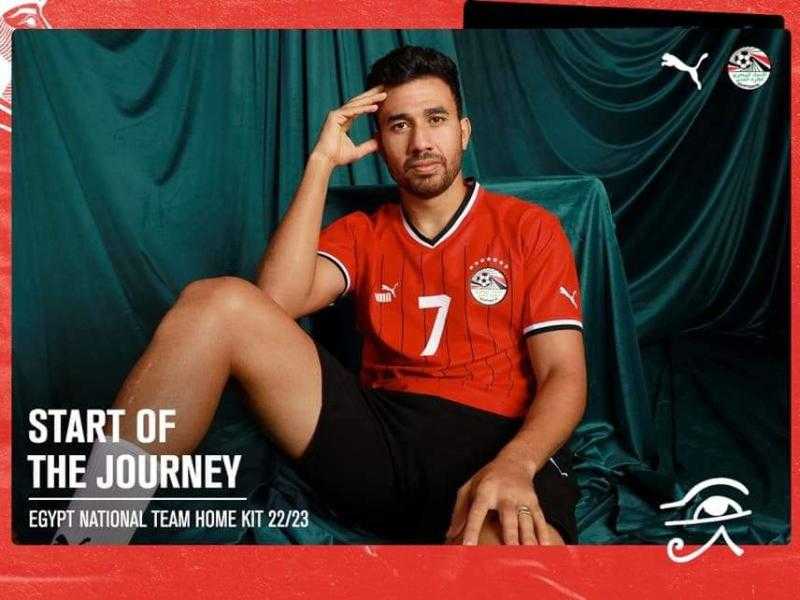 «تيشيرت فرعوني».. اتحاد الكرة يسدل الستار عن قميص المنتخب الجديد