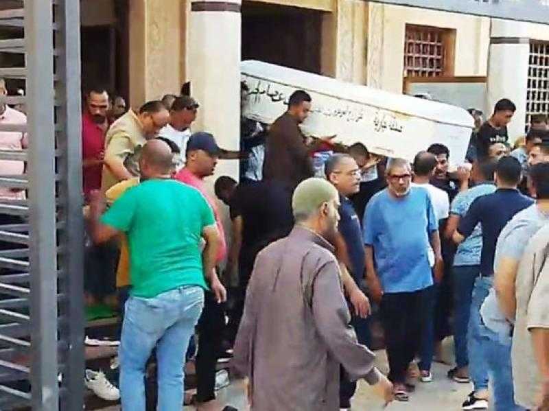 تشييع جنازة الطفلة مريم ضحية «البيتش باجي» في بورسعيد «صور»