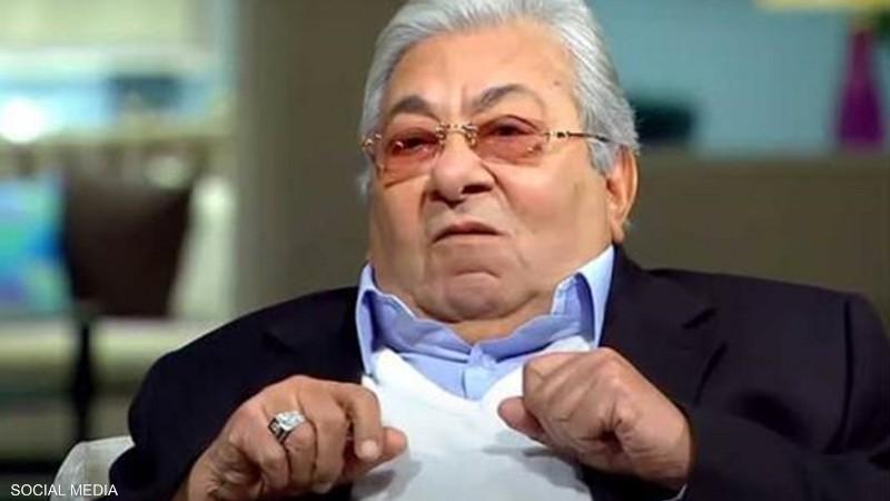 فاروق فلوكس عن تأجيل دفن والدته بسبب عرض مسرحي: «قولتلهم ندفنها بكرة».. فيديو