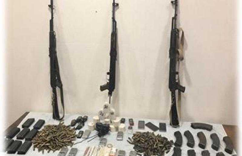 ضبط عاطل بحوزته 3 بنادق ومخدرات وذخيرة فى الإسماعيلية