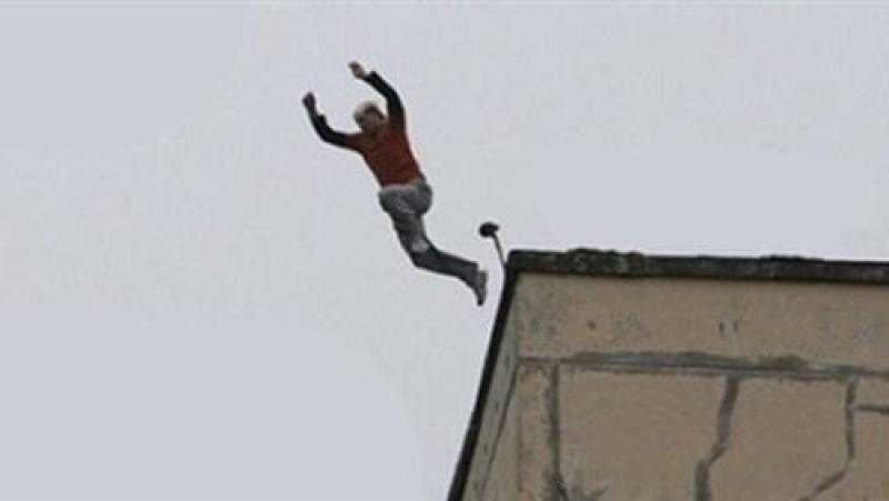 «السر داخل الشقة».. أجنبي يقفز من الطابق الـ11 بالنزهة