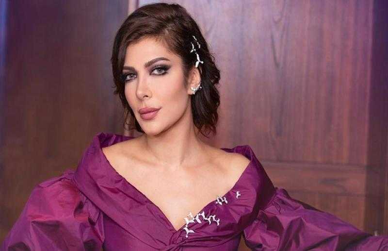 «أنت لازم تعرفي مصر عملتلك إيه».. عمرو أديب يوجه رسالة نارية لمنتقدي أصالة