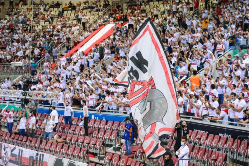رسالة لأشرف قاسم وتحية رجال اليد.. هتافات جماهير الزمالك في مباراة إيليكت