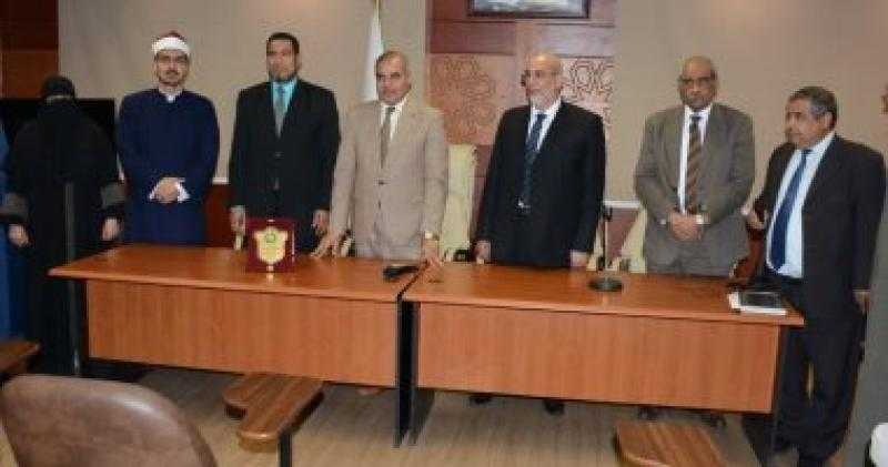 منظمة خريجي الأزهر تكرم الفائز بمسابقة الملك عبد العزيز الدولية للقرآن