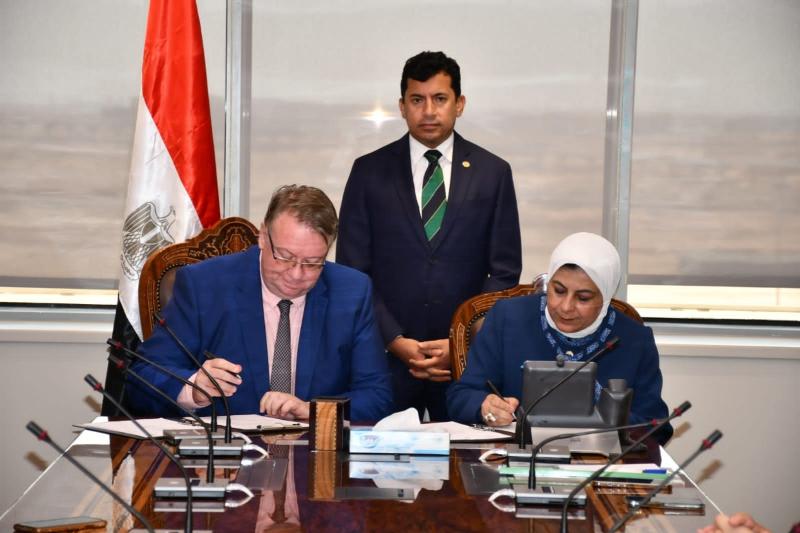 وزير الشباب والرياضة يشهد بروتوكول تعاون مع منظمة العمل الدولية