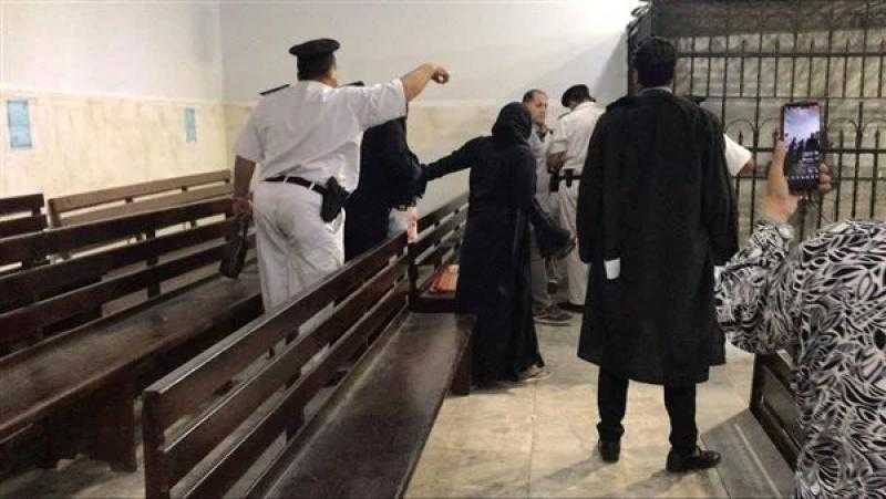 حفل جنس جماعي في المنصورة ينتهي بجريمة بشعة.. أم تقتل ابنتها بعدما شاهدتها في أحضان عشيقها