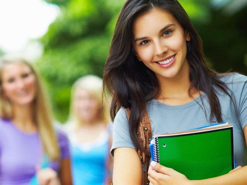 إتيكيت الملابس المناسبة للجامعة 