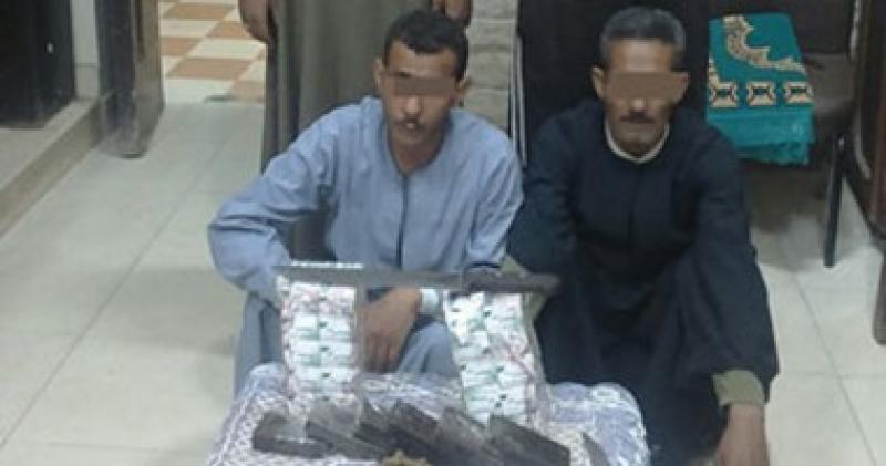المتهمين 