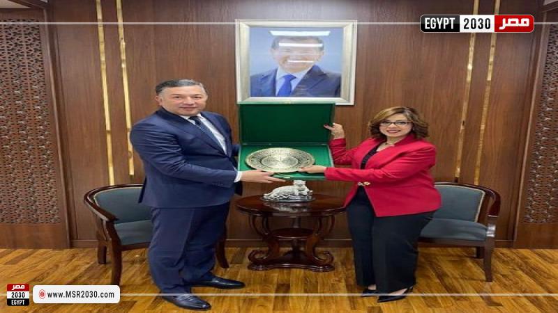 السفيرة المصرية فى طشقند تلتقى مع وزير الصحة الأوزبكى