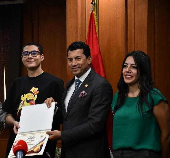 وزير الرياضة يُكرم سمر حمزة ويحيي قنديل ومحمد طارق الرشيدي