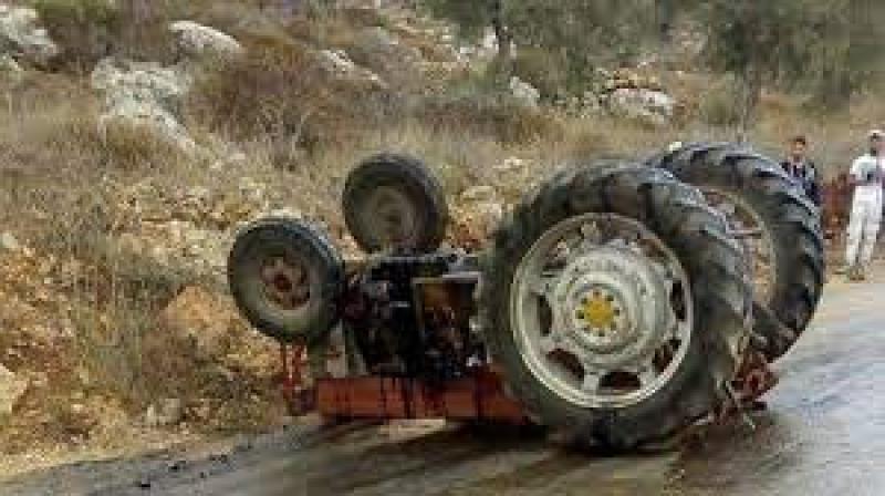 مصرع طفل وإصابة 3 آخرين في حادث انقلاب جرار زراعي ببنى سويف