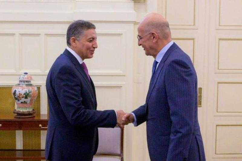 سفير مصر في أثينا يلتقي وزير خارجية اليونان