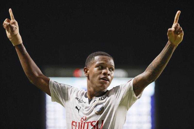 مفاجأة غير متوقعة بشأن تدخل الزمالك وبيراميدز في صفقة انتقال مارسينهو للأهلي