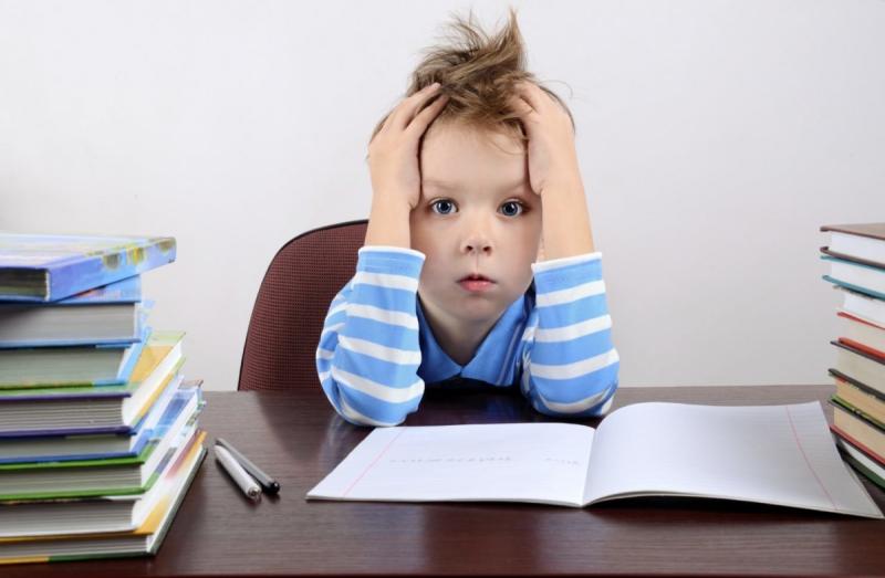 نصائح تساعد الطفل على المذاكرة