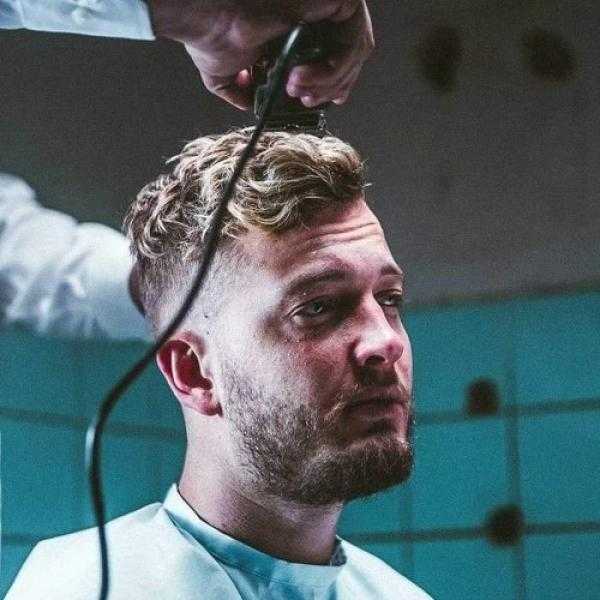 تأجيل حفل مروان موسى والمطرب الأمريكي Akon لأجل غير مسمى