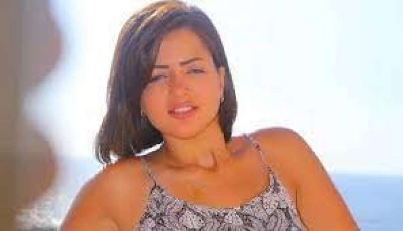 منى فاروق 