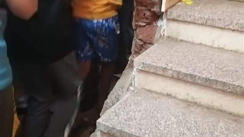 جانب من انهيار سلم بمدرسة في كرداسة 