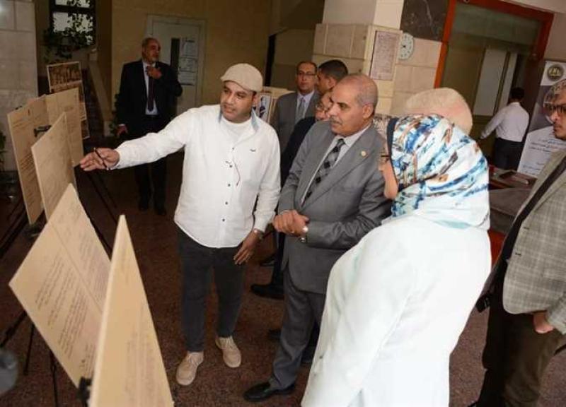 جانب من المعرض