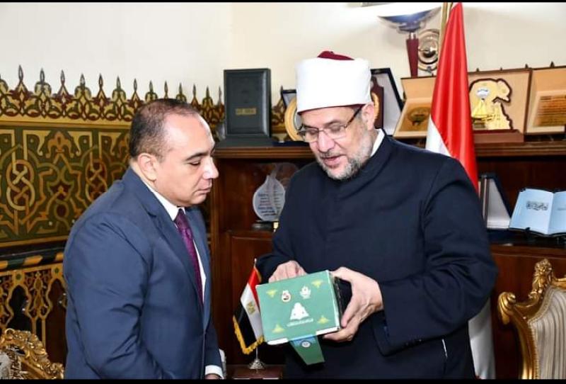 وزير الأوقاف خلال اللقاء 