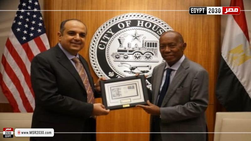 عمدة هيوستن يستقبل قنصل عام جمهورية مصر العربية