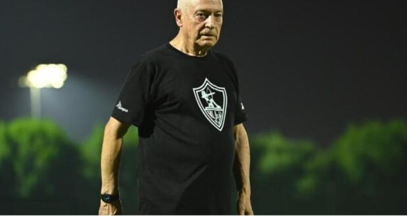 جلسة جديدة من فيريرا مع لاعبي الزمالك