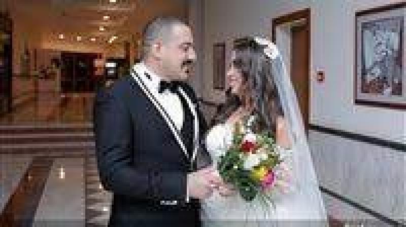 برسالة رومانسية.. دياب يحتفل بعيد زواجه الـ 4