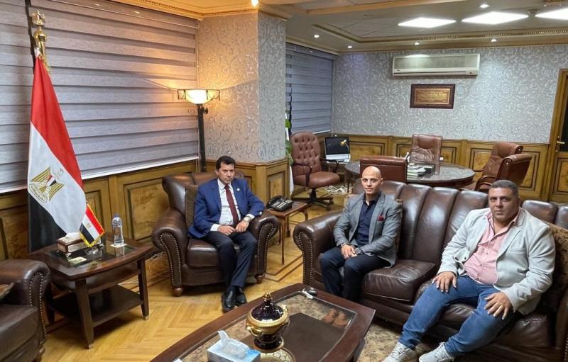 محمد أبوستيت ينافس نجم الأرجنتين على لقب بطولة الكيك بوكسينج الدولية للمحترفين